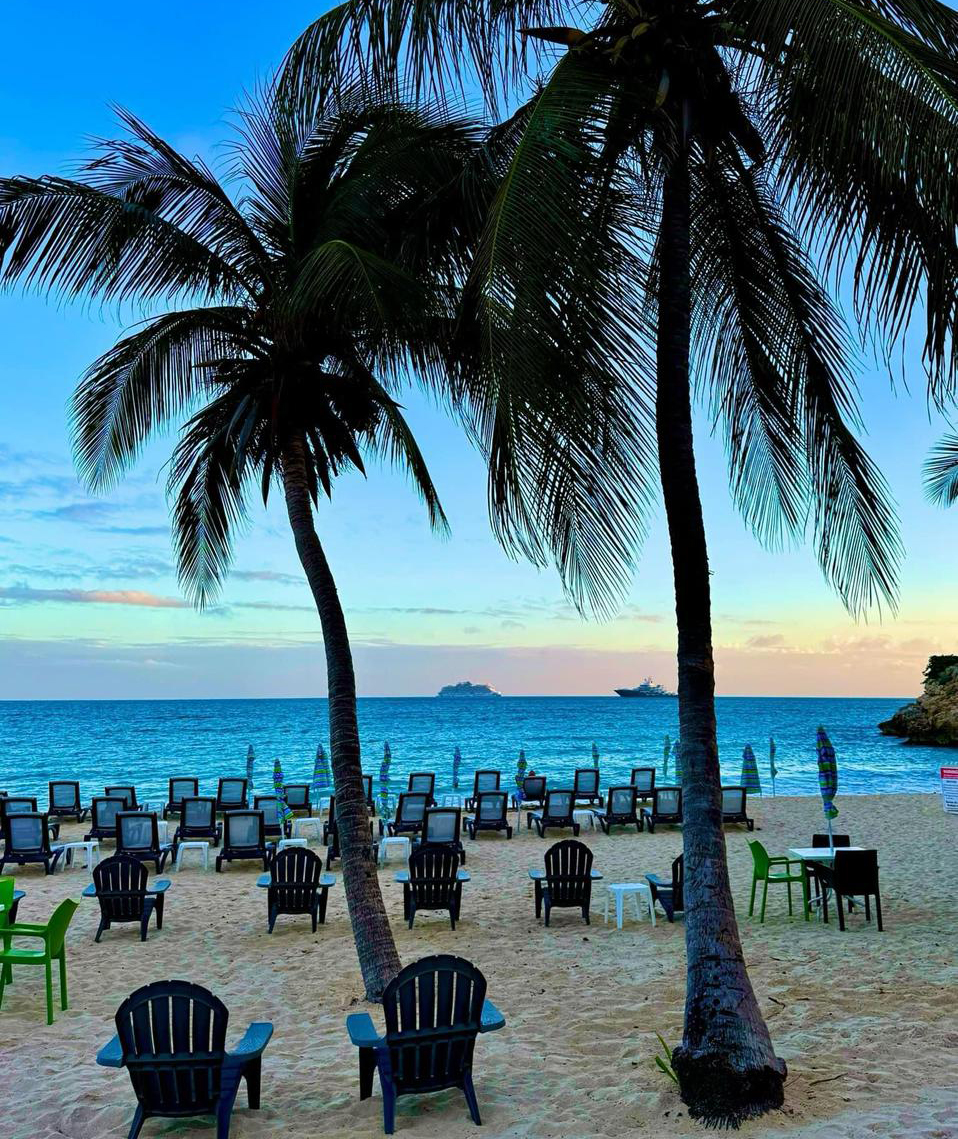 DS Beach Bar - Simpson Bay Beach - Sint Maarten